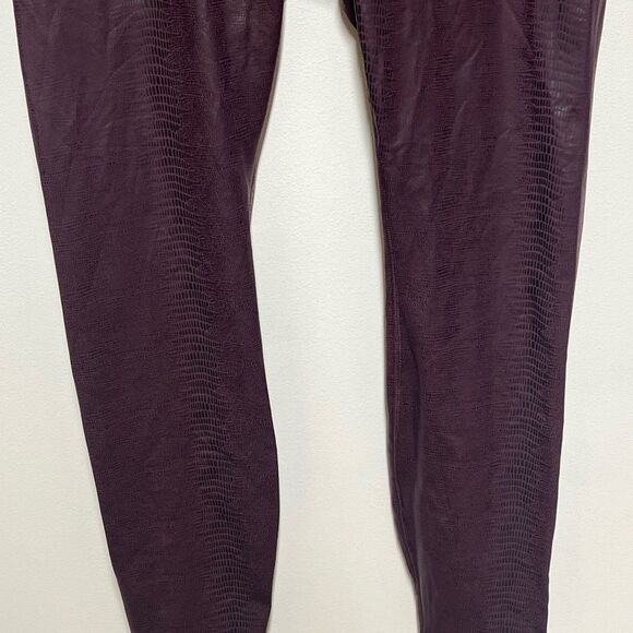 NWT CRZ Yoga Faux Leather Plum Lizard Tummy Control Leggings Sz L - Picture 9 of 9